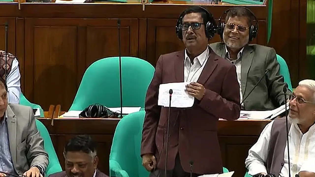 ‘হিন্দুরা মন্দিরে মূর্তি বানাবে, মুসলমানরা মসজিদ বানাবে—সমস্যা কোথায়?’