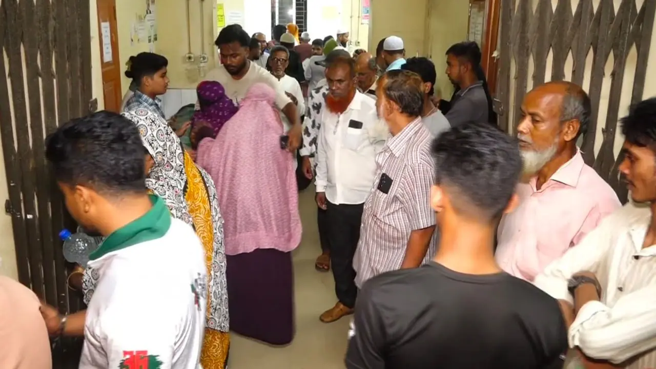 ফেনীতে অটোরিকশা-পিকআপ সংঘর্ষে মা-মেয়েসহ নিহত ৩