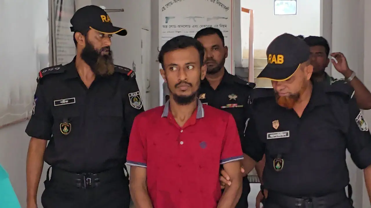 ফেনীতে ঘরে ঢুকে প্রবাসীর স্ত্রীকে হত্যার রহস্য উদ্ঘাটন
