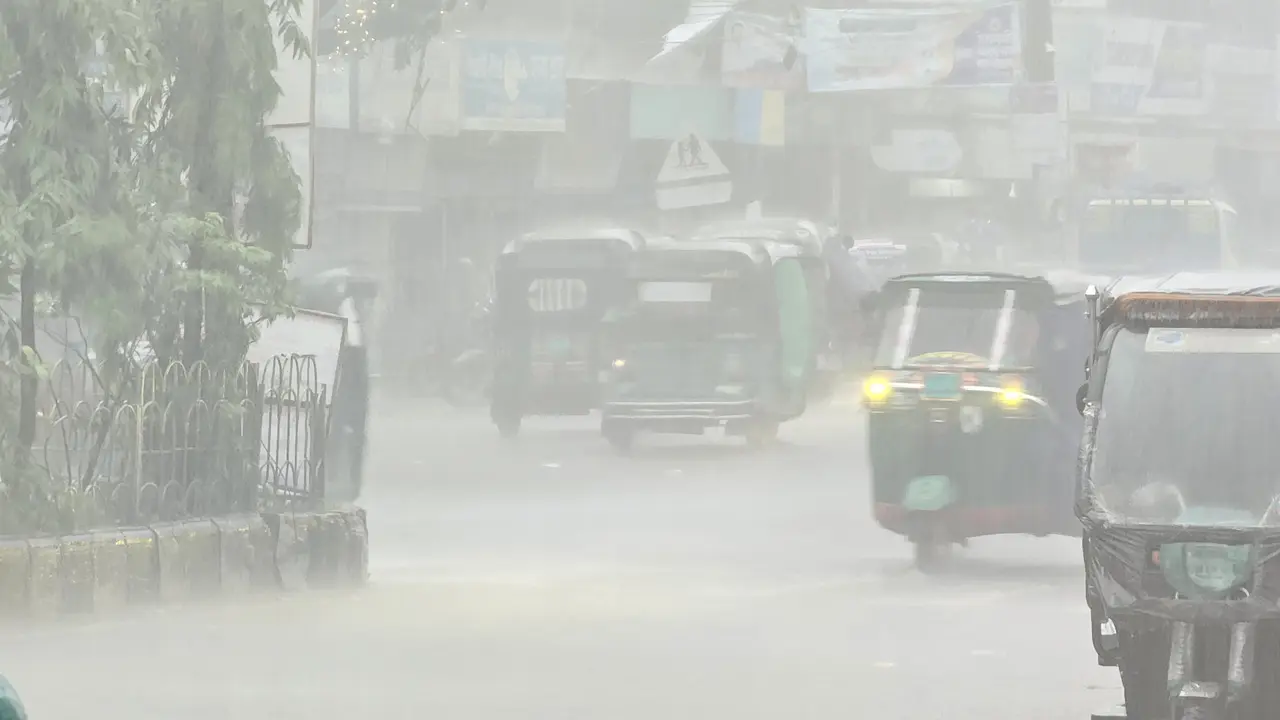 ফেনীতে ২৪ ঘণ্টায় দেশের সর্বোচ্চ বৃষ্টিপাত রেকর্ড