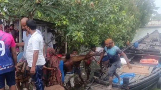 শ্যামনগরে মালঞ্চ নদীতে মাছ ধরার সময় বজ্রপাতে জেলের মৃত্যু