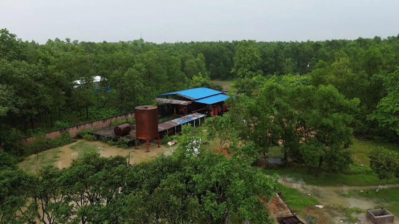 গাজীপুরে বনের ভেতর ব্যাটারি পুড়িয়ে সীসা তৈরি, হুমকিতে জনজীবন