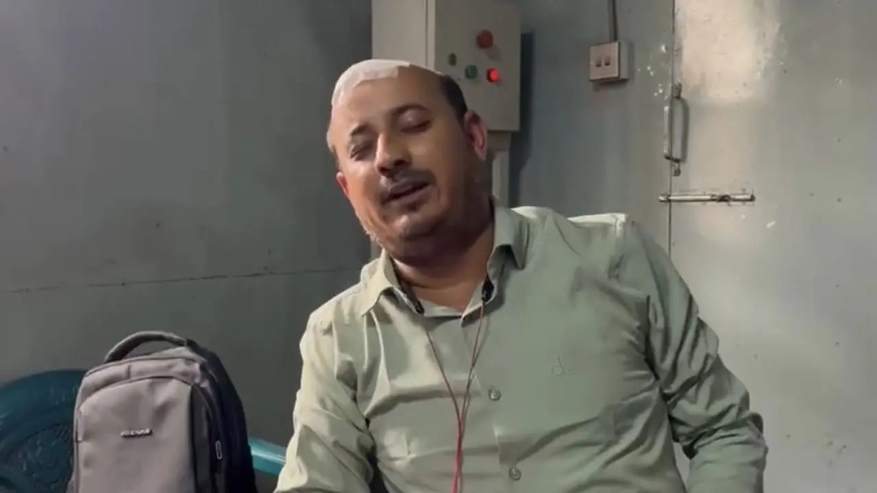 ‘লাইভ করলেন ক্যান’ বলে পুলিশ বক্সে ঢুকে সাংবাদিককে মারধর