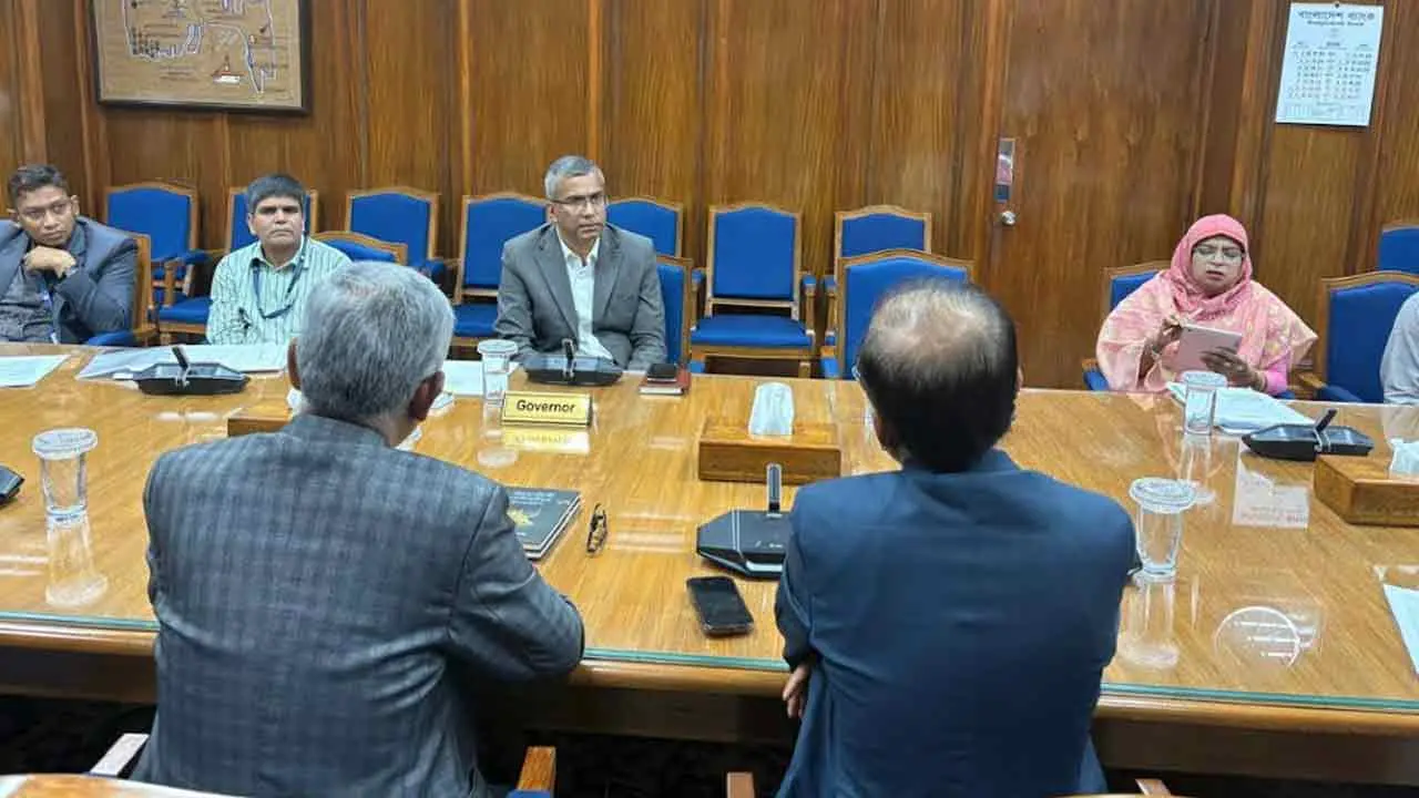 পুঁজিবাজার সম্প্রসারিত হলে ব্যাংকের ওপর অতিনির্ভরতা কমবে : গভর্নর