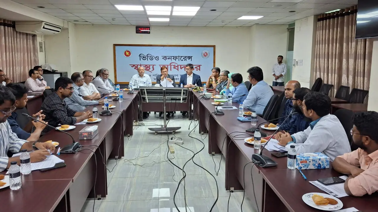 দাবি বাস্তবায়নের আশ্বাসে আন্দোলন স্থগিত করলেন ইন্টার্ন চিকিৎসকরা
