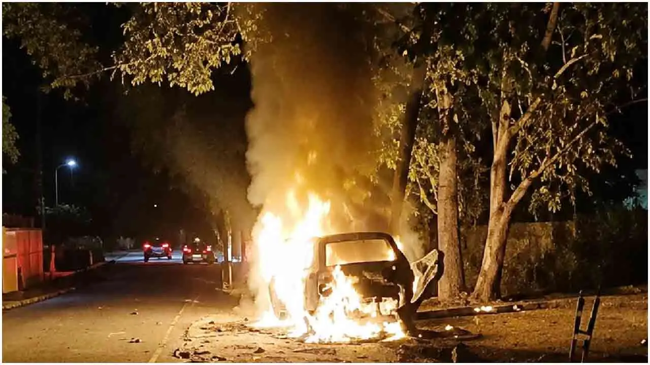 ভারতে বিজেপি নেতাসহ তিনজনকে জ্যান্ত পুড়িয়ে হত্যা