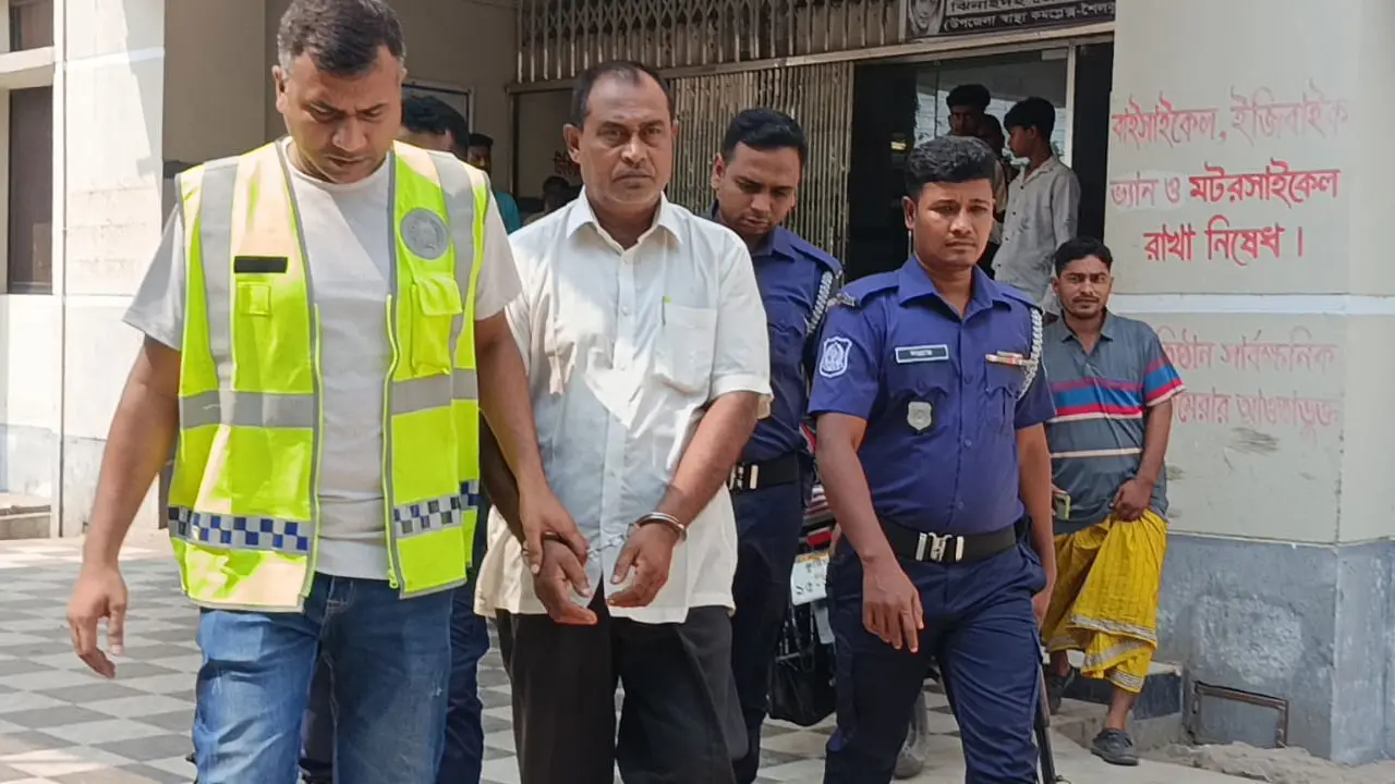 দায়িত্বে অবহেলায় রোগীর মৃত্যু, অ্যাম্বুলেন্স চালক আটক