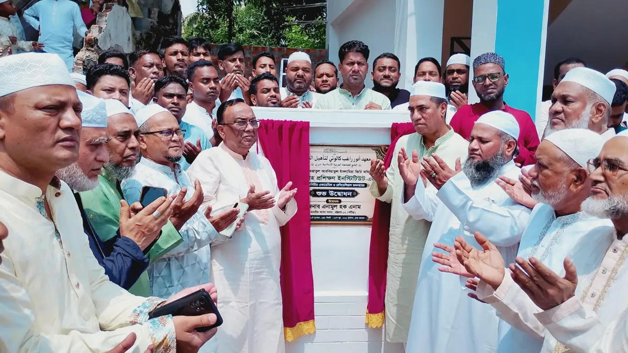 ‘কওমী মাদরাসা থেকে ১০ হাজার ধর্মীয় শিক্ষক নিয়োগ দেবে সরকার’