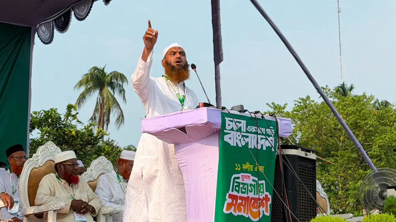 জুলাই সনদ আর গণভোটের সাথে বিএনপি অন্তহীন প্রতারণা করেছে : মামুনুল হক