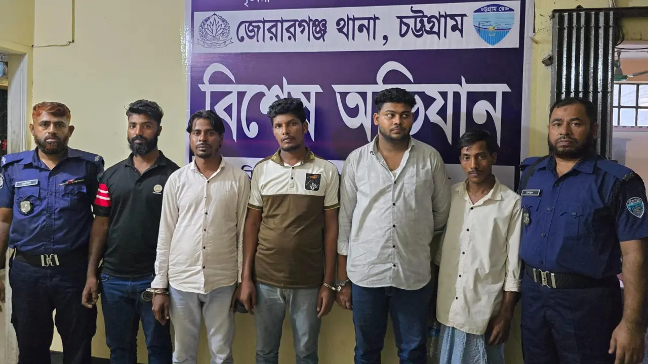 ৯৯৯-এ ফোন পেয়ে মীরসরাই থেকে অপহৃত যুবক উদ্ধার, গ্রেপ্তার ৫