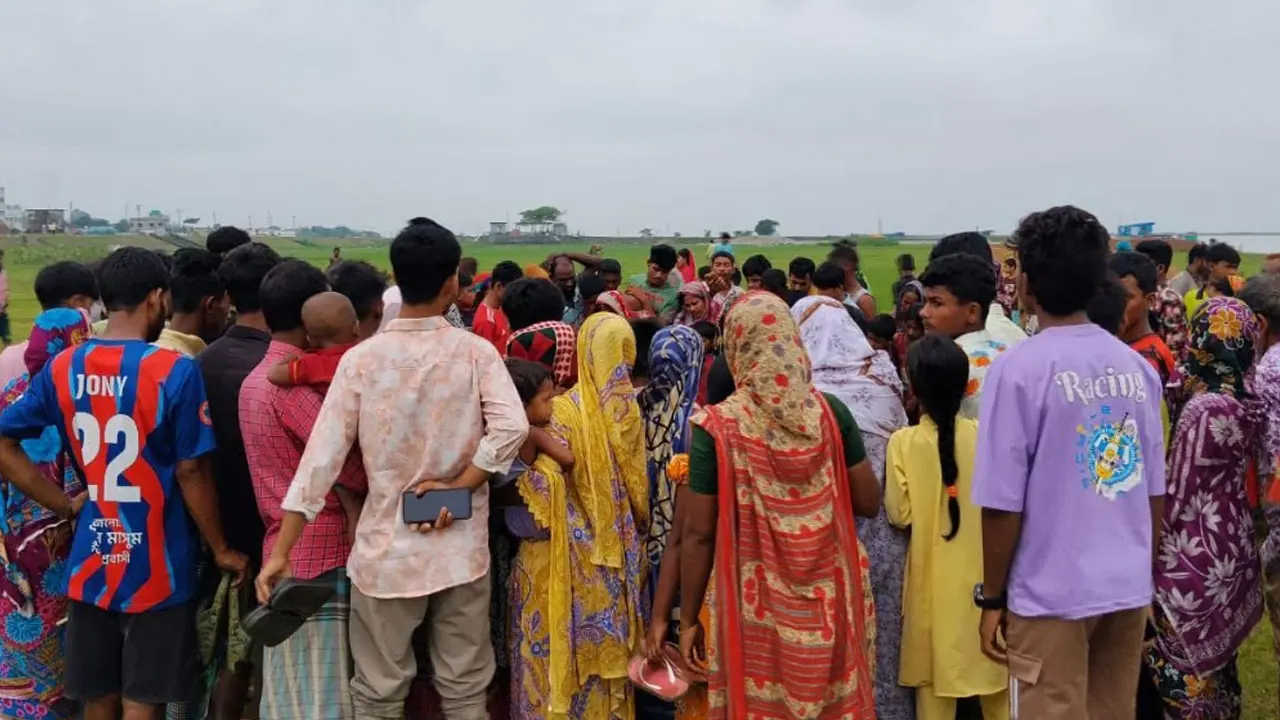 কিশোরগঞ্জে নদীর পাড়ে মিলল যুবকের মুখ থেঁতলানো মরদেহ