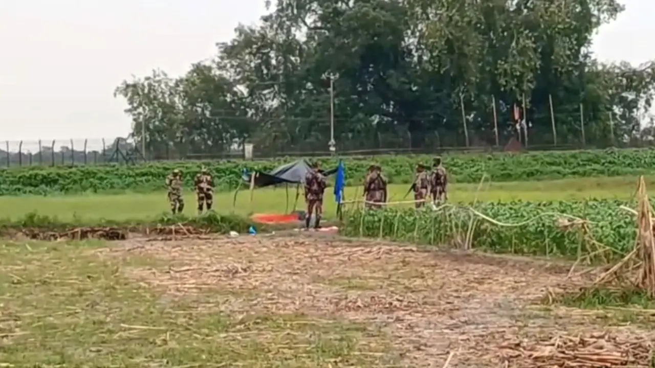 কুড়িগ্রাম সীমান্তে ১০ দিন ধরে ৩ যুবকের অবস্থান, দুইজন উধাও
