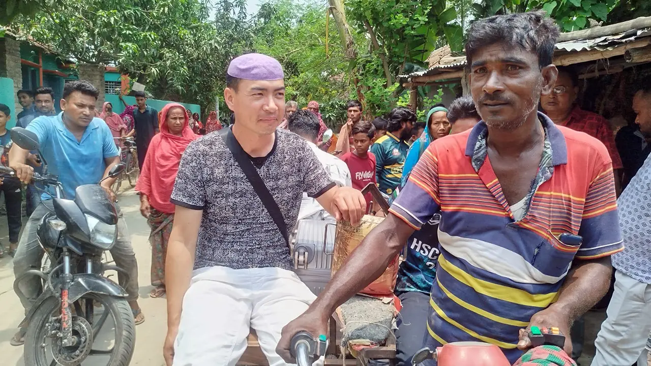 প্রেমের টানে বাংলাদেশে এসে খালি হাতে ফিরলেন চীনা যুবক