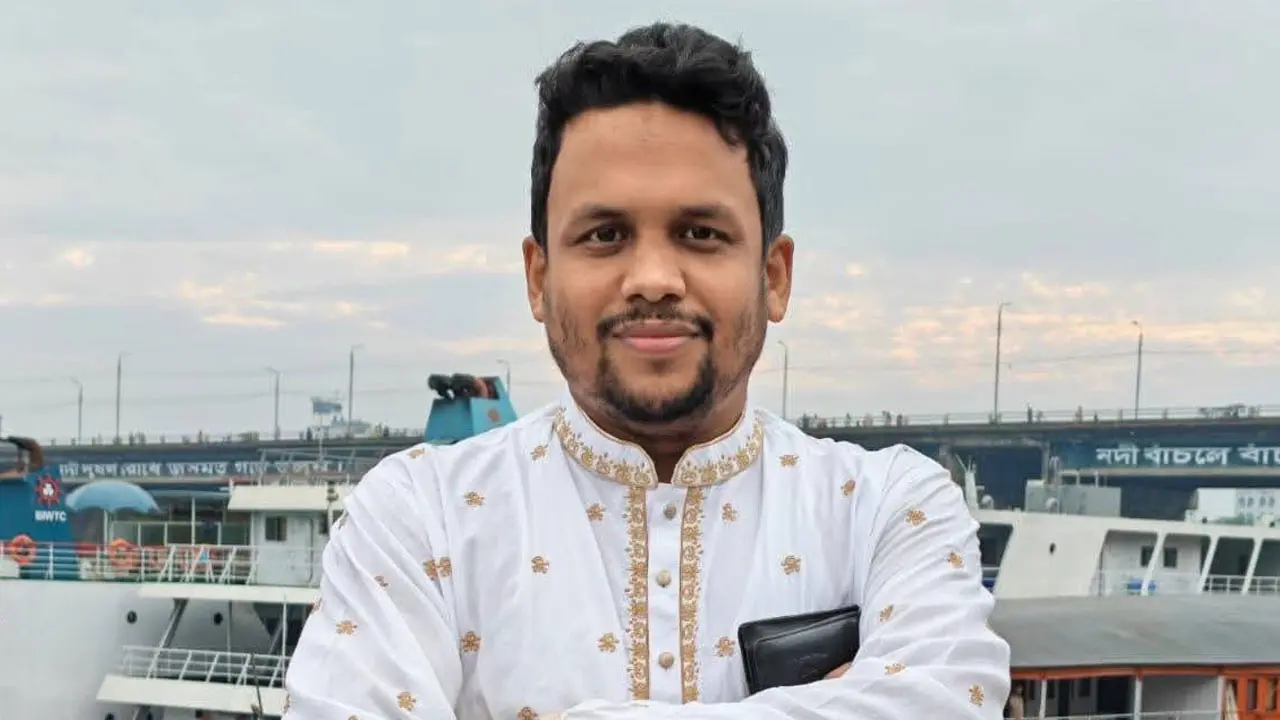 লক্ষ্মীপুরে শ্রমিকশক্তির নেতাকে জেলগেটে জিজ্ঞাসাবাদের নির্দেশ