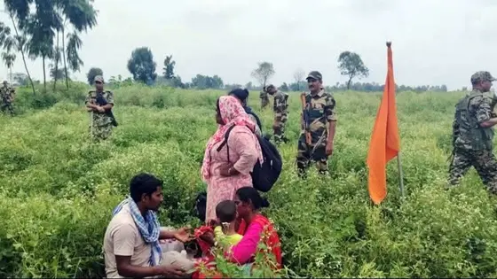 রাতের আঁধারে সীমান্তের আলো নিভিয়ে ৩৩ জনকে সরিয়ে নিতে বাধ্য হলো বিএসএফ