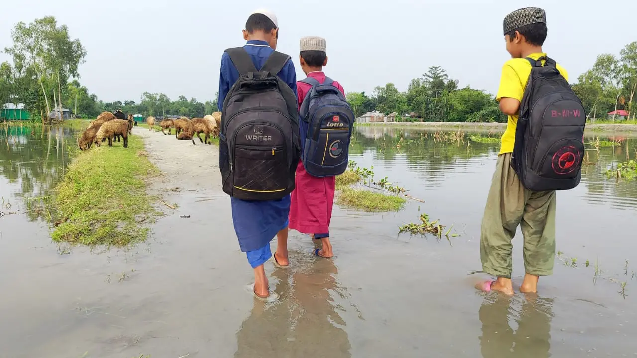 তিস্তার পানি বৃদ্ধি, লালমনিরহাটে নিম্নাঞ্চল প্লাবিত