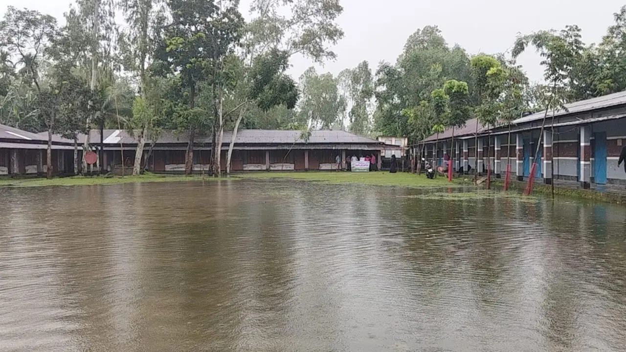 বাড়ছে তিস্তার পানি, প্লাবিত লালমনিরহাটের নিম্নাঞ্চল