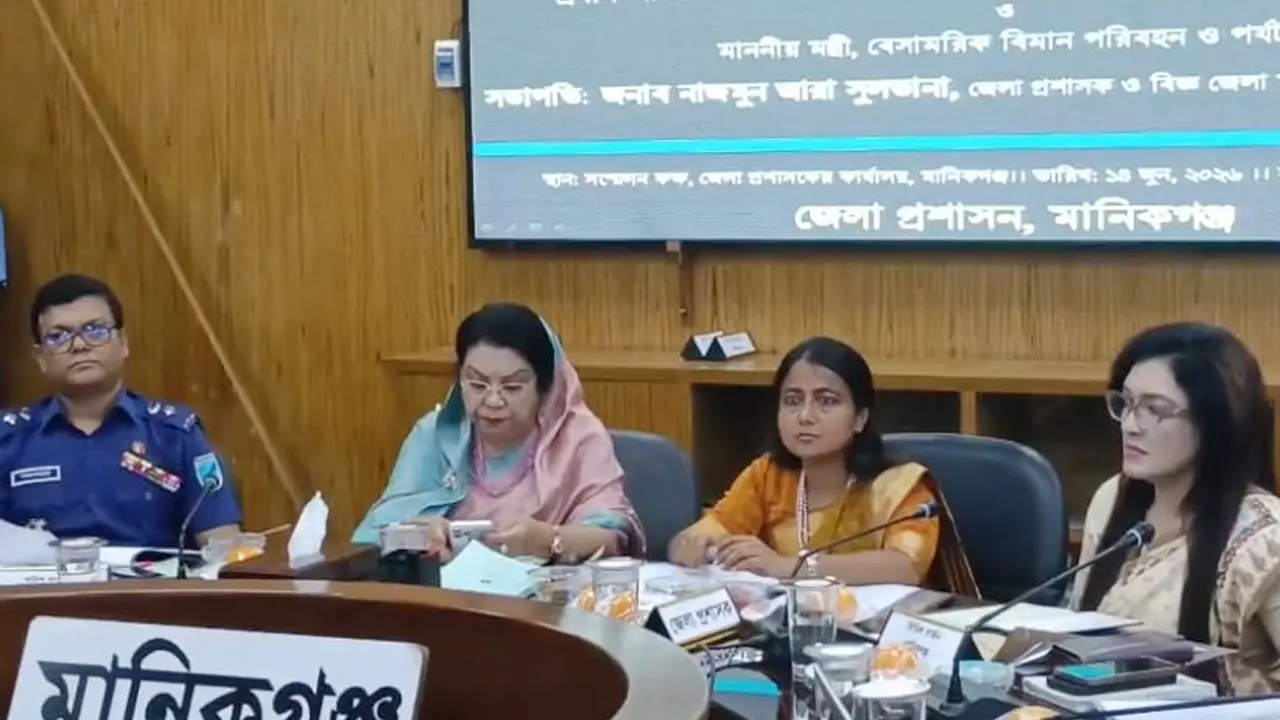 সরকারি কর্মকর্তা-কর্মচারীদের হুঁশিয়ার করলেন বিমানমন্ত্রী