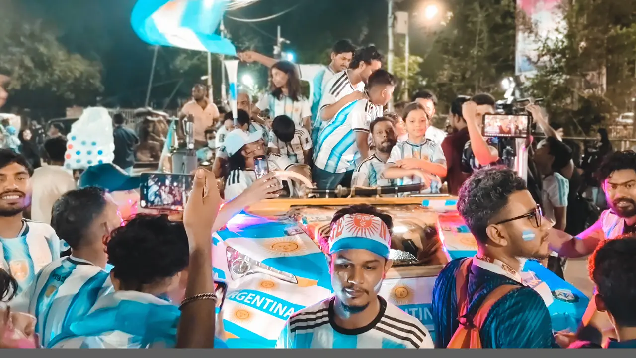 অস্ট্রিয়ার বিপক্ষে জয়ে ‘মেসি-মেসি’ স্লোগানে মুখর টিএসসি এলাকা