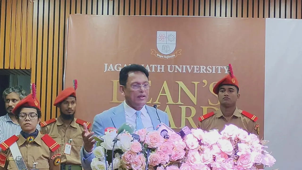 জনসংখ্যাকে জনসম্পদে পরিণত করতে পারে একমাত্র শিক্ষকেরাই