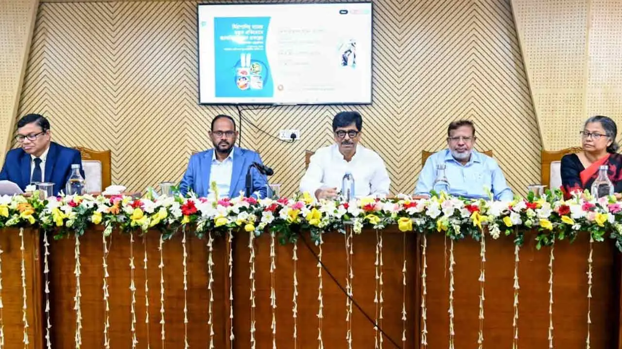 মাছের অনেক প্রজাতি বিলুপ্তির ঝুঁকিতে রয়েছে : মৎস্যমন্ত্রী