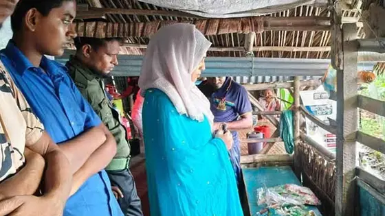 অনুমোদনহীন চিপস খেয়ে অসুস্থ ১২ শিক্ষার্থী, দোকান সিলগালা