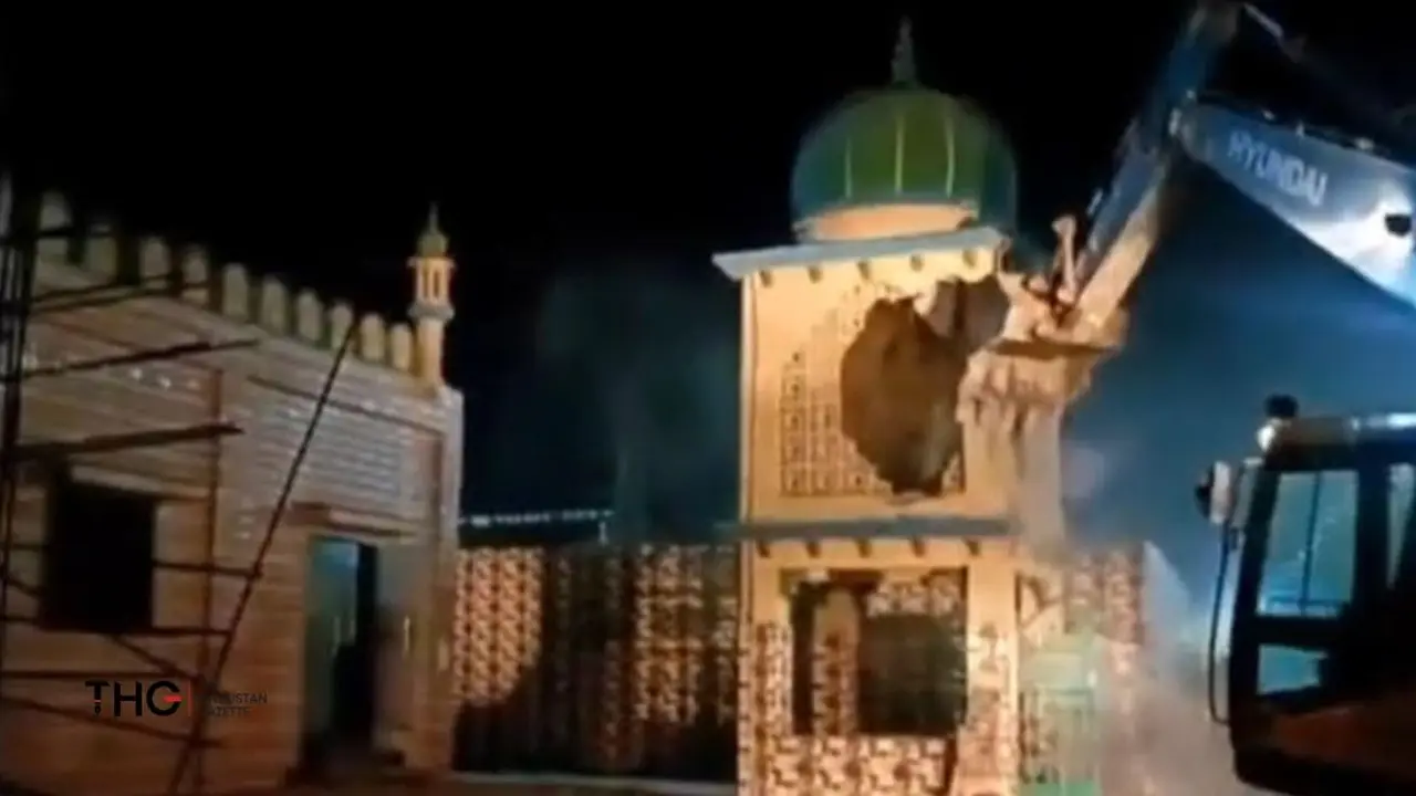 কোনো নোটিশ ছাড়া ভারতে ভাঙা হলো তিন মসজিদ ও কয়েকটি মাজার