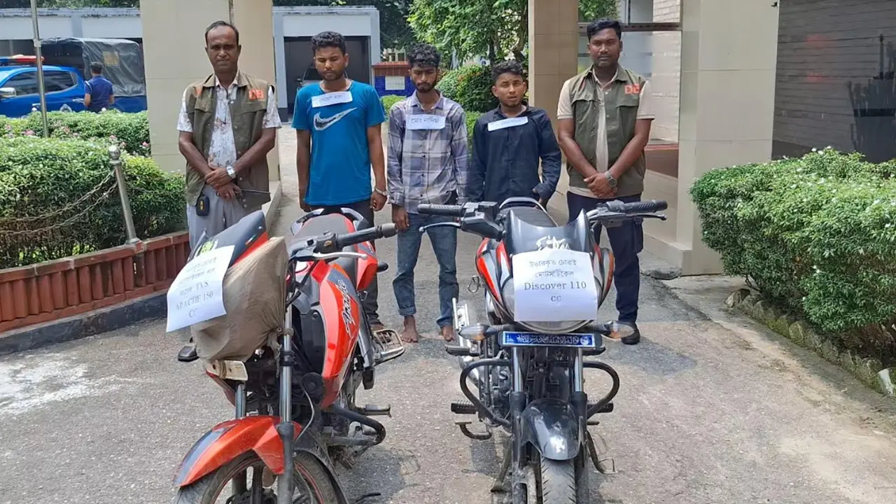 জয়পুরহাটে মোটরসাইকেল চোর চক্রের ৩ সদস্য গ্রেপ্তার
