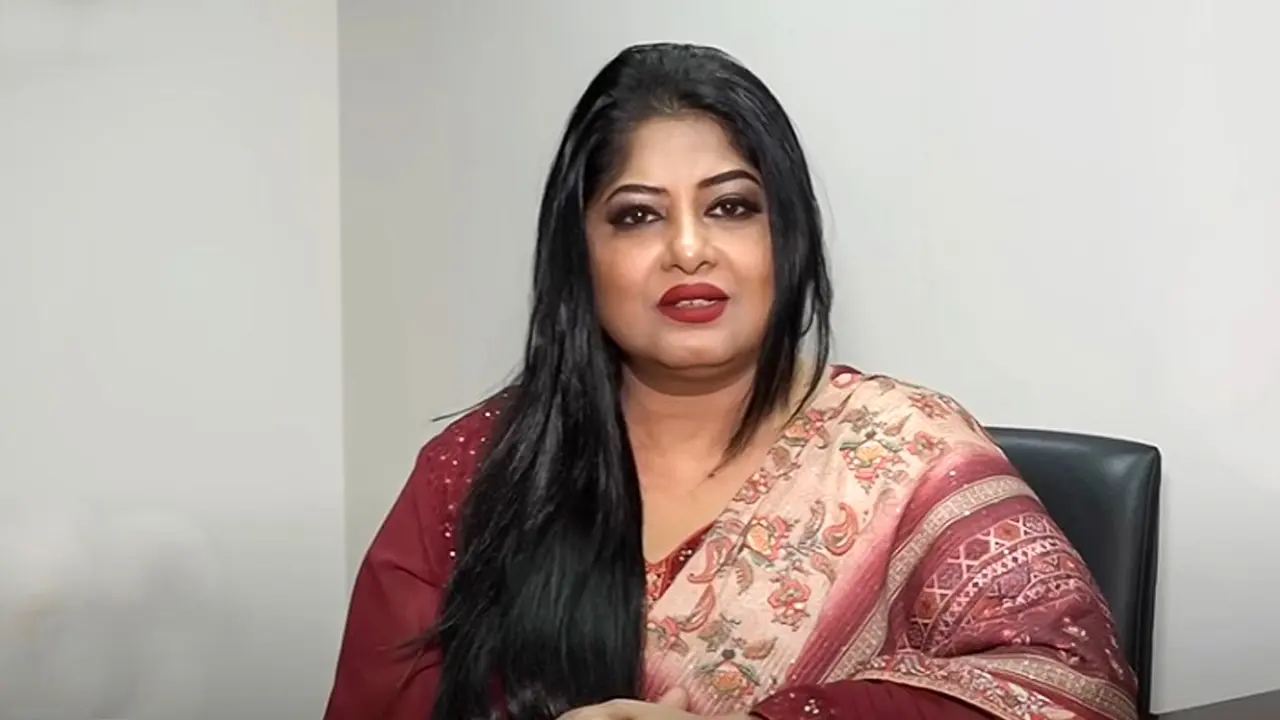 হঠাৎ আলোচনায় মৌসুমীর ‘বিচ্ছেদ বেদনা’
