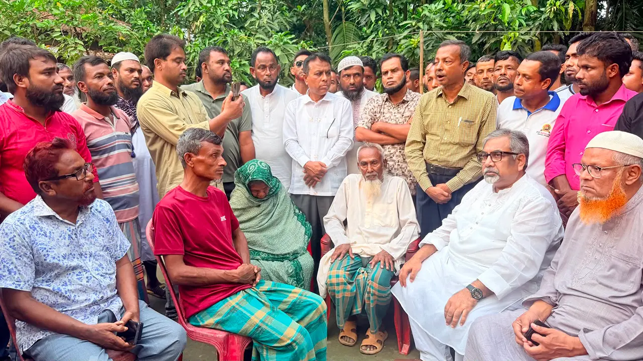 ধোবাউড়ায় ধর্ষণ ও হত্যার শিকার শিশুর পরিবারের পাশে প্রিন্স