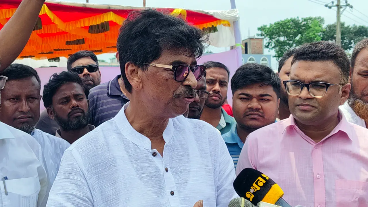 মাছ চাষে আধুনিক প্রযুক্তি এবং নিরাপদ উৎপাদন ব্যবস্থা চালু করেছি