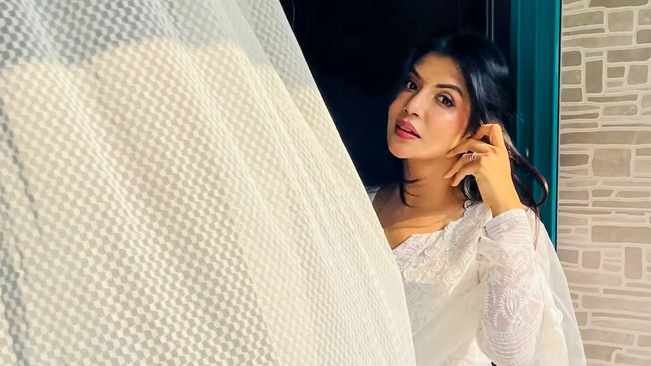 নতুন সিনেমায় নওশাবা, আছেন নির্মাণেও