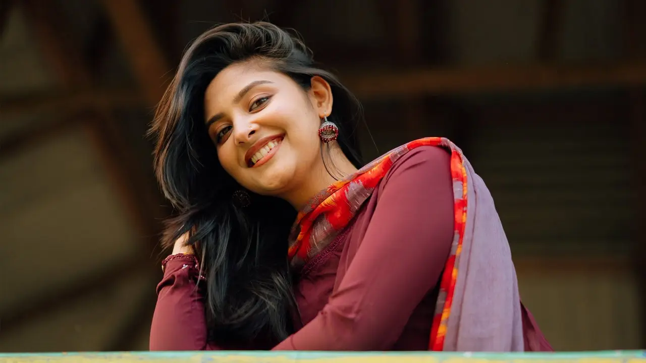 আমি এখন সিঙ্গেল না, সম্পর্কে আছি: নীহা