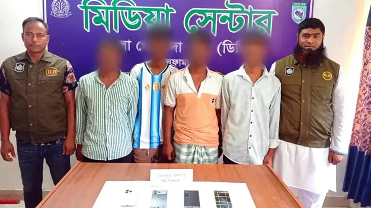নীলফামারীতে ভিসা প্রতারক চক্রের ৪ সদস্য গ্রেপ্তার