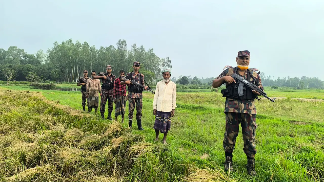 নওগাঁ সীমান্তে পুশইন ঠেকাতে কঠোর অবস্থানে বিজিবি