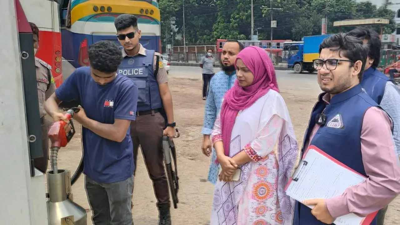 পেট্রোল পাম্পে ভয়াবহ জালিয়াতি, ১০ লিটারে এক লিটার চুরি