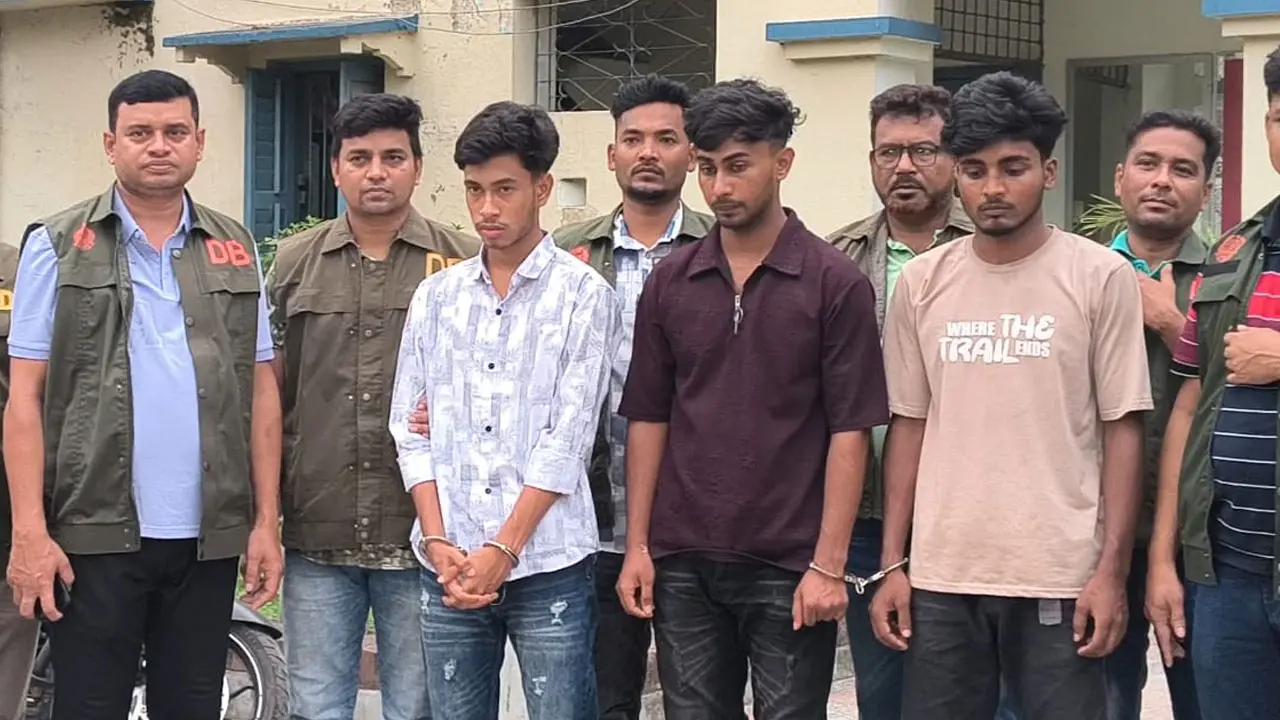 পাবনায় কিশোরী হত্যার রহস্য উদ্ঘাটন, প্রেমিকসহ আটক ৩
