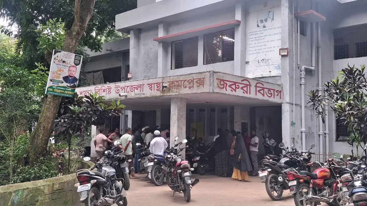 পাকুন্দিয়ায় বজ্রপাতে আহত ৩