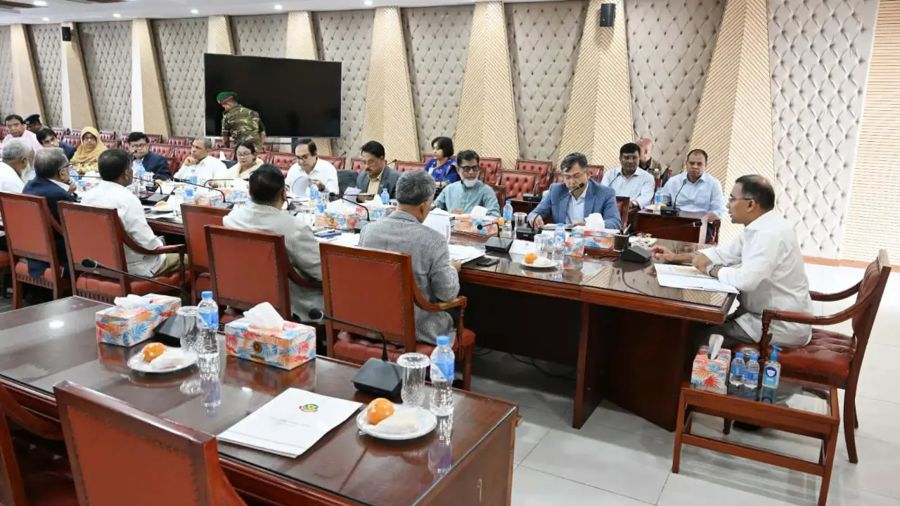 ট্রাফিক ব্যবস্থাপনা আধুনিকায়ন নিয়ে সভা করলেন প্রধানমন্ত্রী