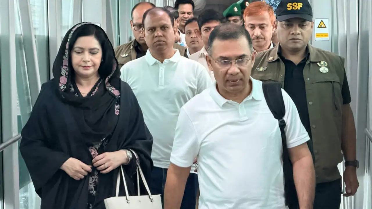 কক্সবাজার থেকে ঢাকায় ফিরলেন প্রধানমন্ত্রী