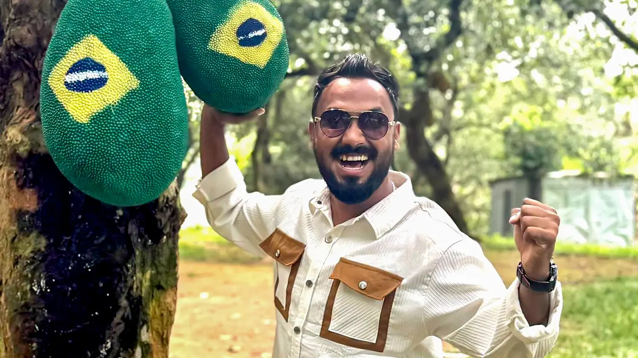 ব্রাজিলপ্রেমী পলাশের জন্য আর্জেন্টিনা ভক্তের উপহার