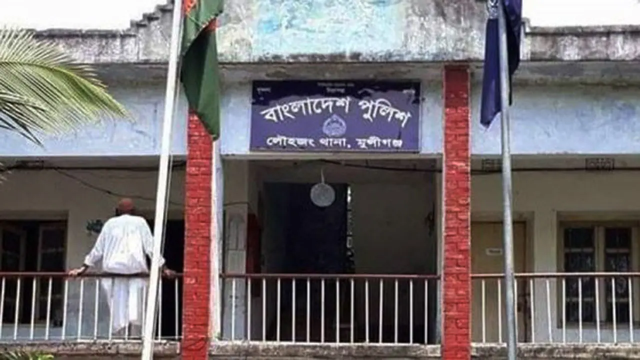 বাবার বাড়ি থেকে ফিরে স্ত্রী দেখলেন স্বামীর ঝুলন্ত মরদেহ