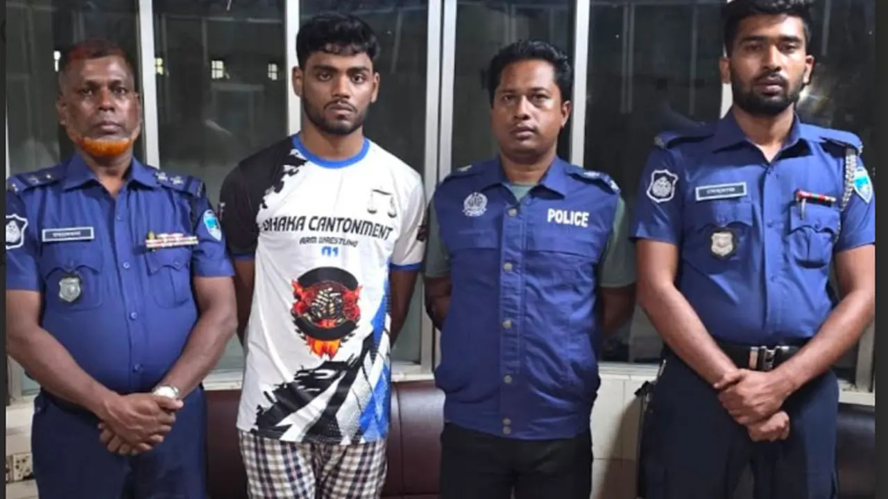 ছাত্রাবাসে শিক্ষার্থী হত্যা মামলায় দ্বাদশ শ্রেণীর ছাত্র গ্রেপ্তার