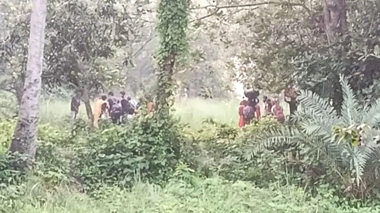 শূন্যরেখায় এখনো আটকে ‘ওরা ২৮ জন’, বৃষ্টিতে ভিজে কাটল রাত