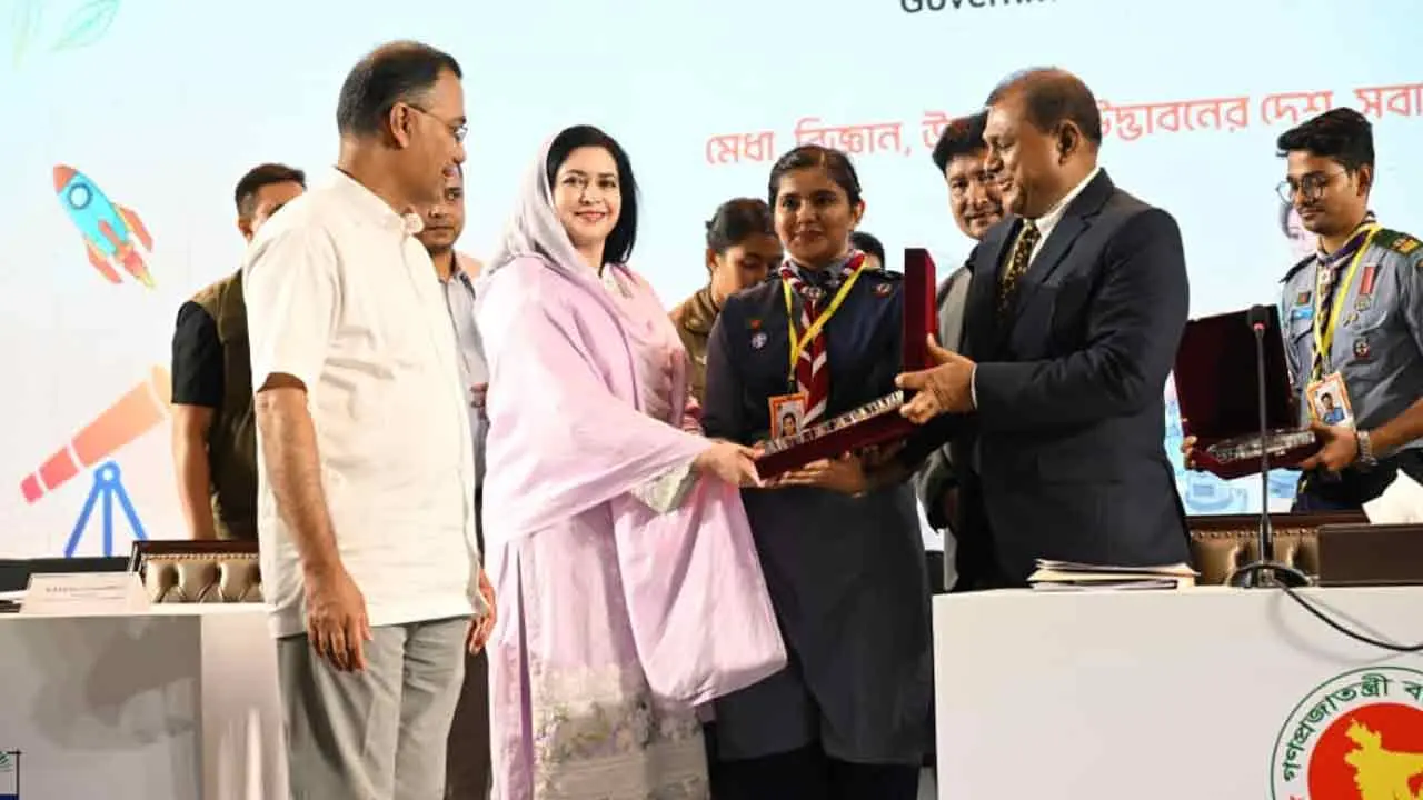 মাধ্যমিক বিদ্যালয়ে বৃক্ষরোপণ কর্মসূচির উদ্বোধন করলেন প্রধানমন্ত্রী