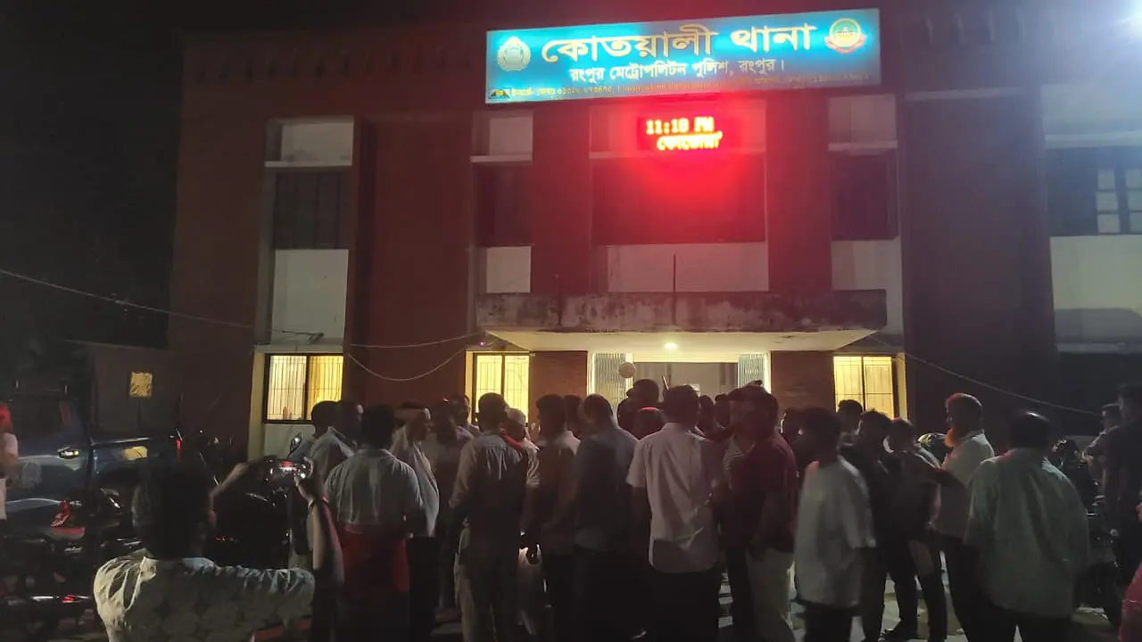 থানার ভেতরে স্বেচ্ছাসেবক দল নেতাকে পেটানোর অভিযোগ, ৩ পুলিশ সদস্য ক্লোজড