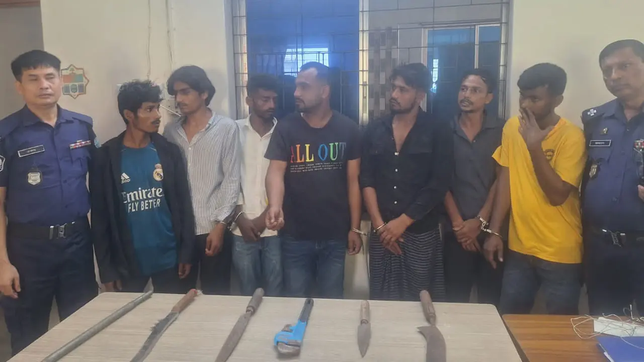 মহাসড়কের পাশে জড়ো হয়েছিল ডাকাত দল, পুলিশের অভিযানে গ্রেপ্তার ৭