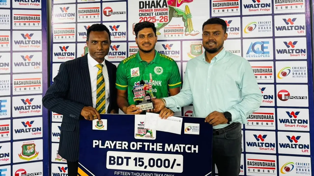 আবাহনী-মোহামেডানের জয়ের দিনে রবিনের ১৪৭