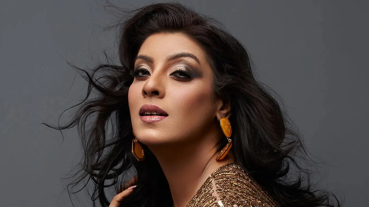 নতুন ভূমিকায় মৌ