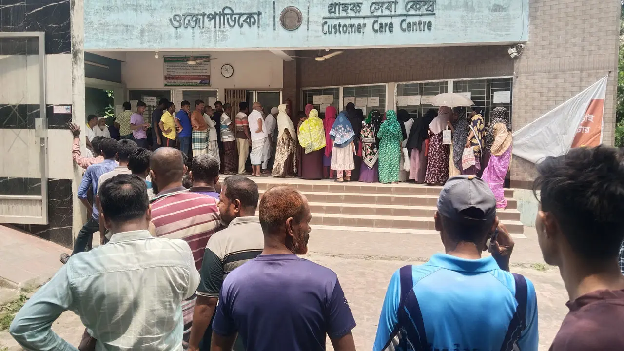 সাতক্ষীরায় প্রিপেইড মিটারে রিচার্জ জটিলতা, গ্রাহকদের ভোগান্তি